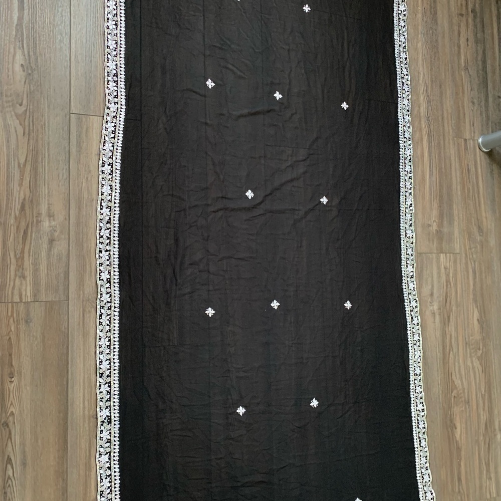 Scarf - Picture 4 of 8